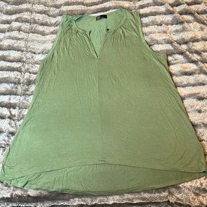 GAP sleeveless keyhole top